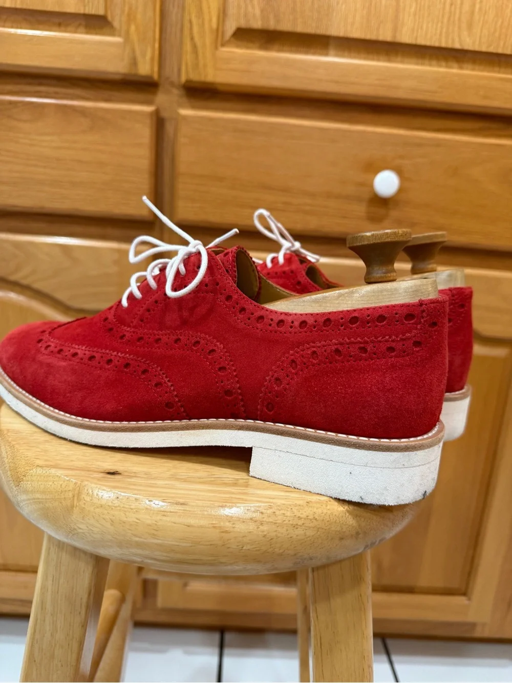BOLD! by SOCIETY.com red suede wingtip/brogue oxfords sz 10